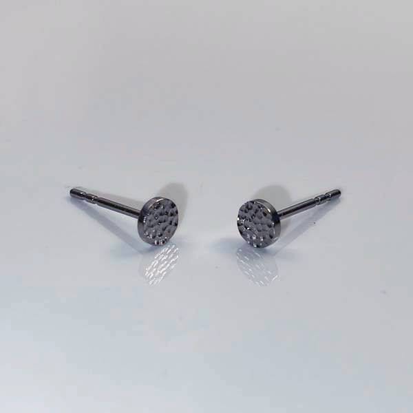 WILLOW TEXTURED STUDS